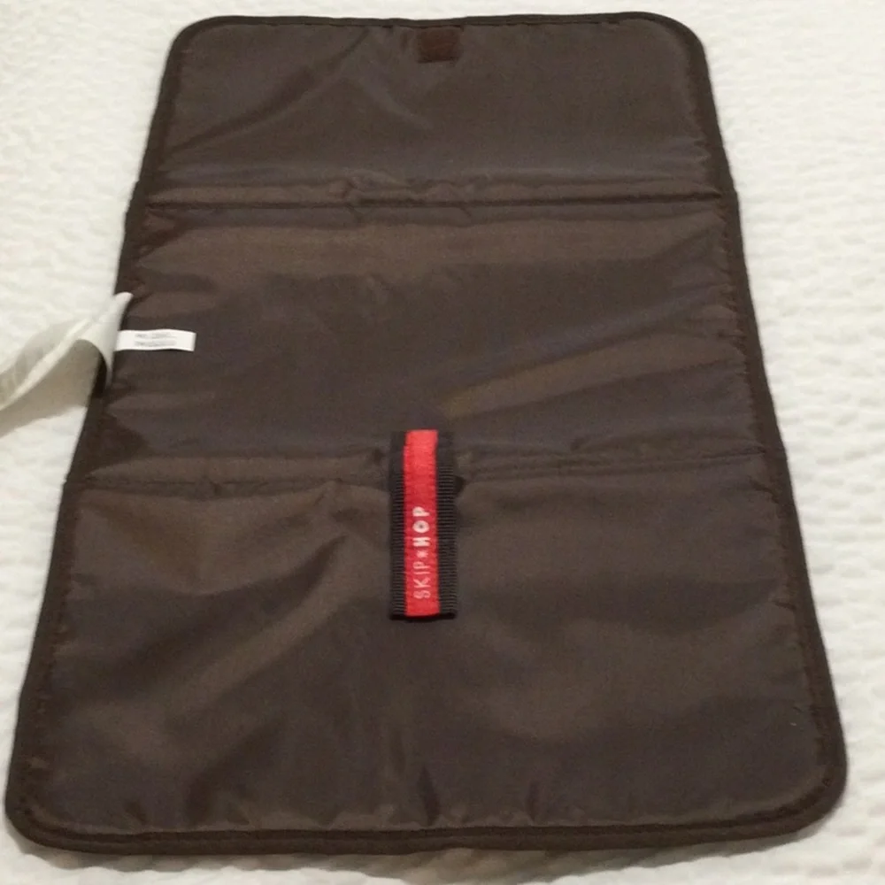 EUC Skip Hop Baby Diaper Bag Brown Cream Expandable Orange Center